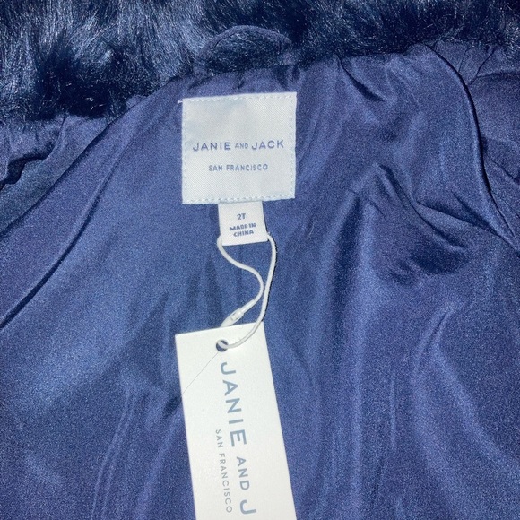 NWT Faux Fur Kids Jacket Size 2T Janie and Jack San Francisco Great 🎁 - Picture 2 of 3